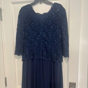 Bella Sequin Lace Dress size 16 New w/tag Navy